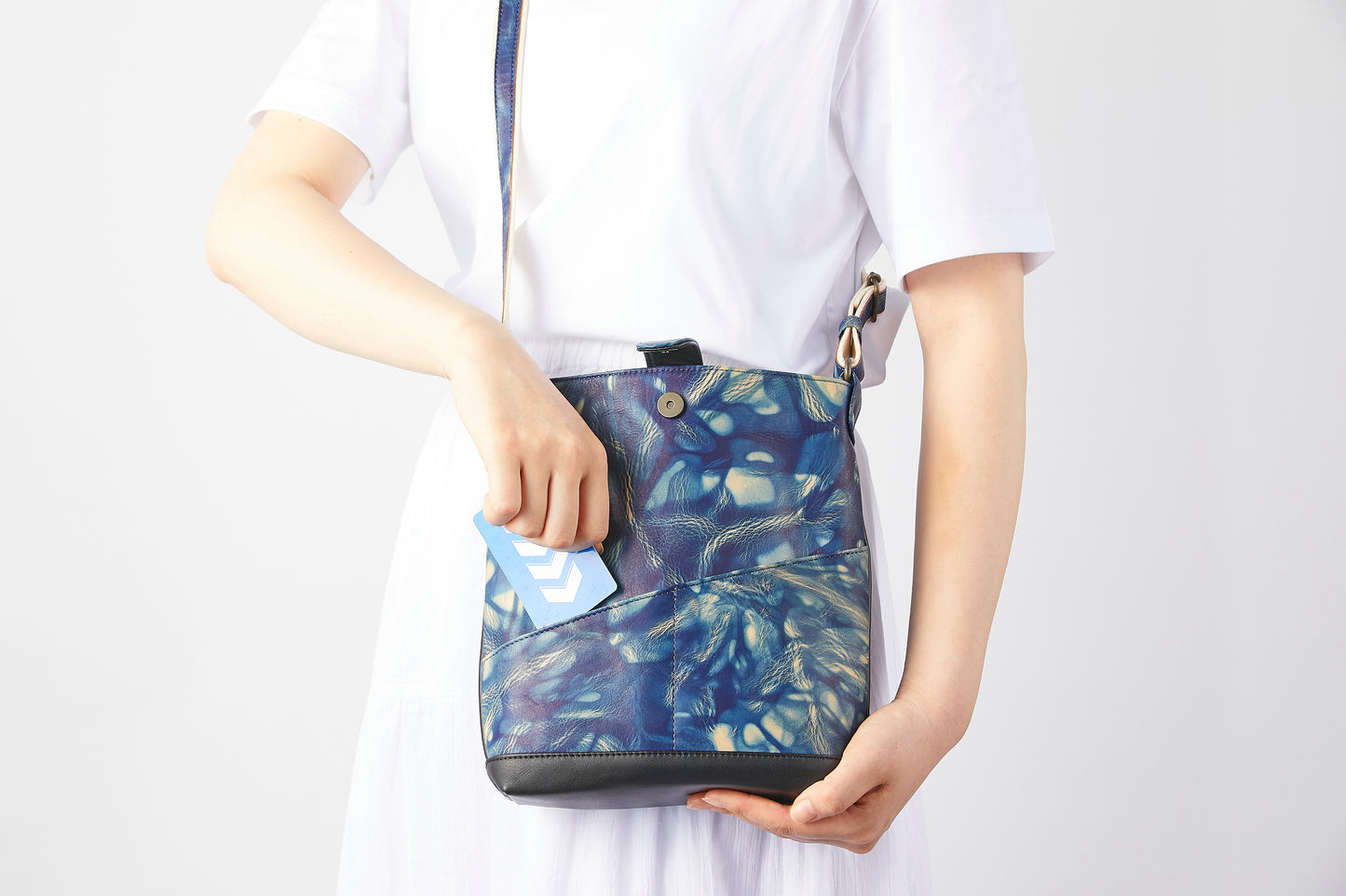 ポシェット / botanical leather®藍染 / 斑絞り / 牛革