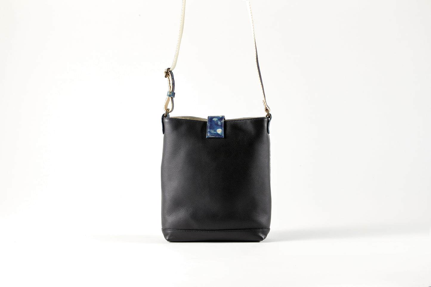 ポシェット / botanical leather®藍染 / 斑絞り / 牛革