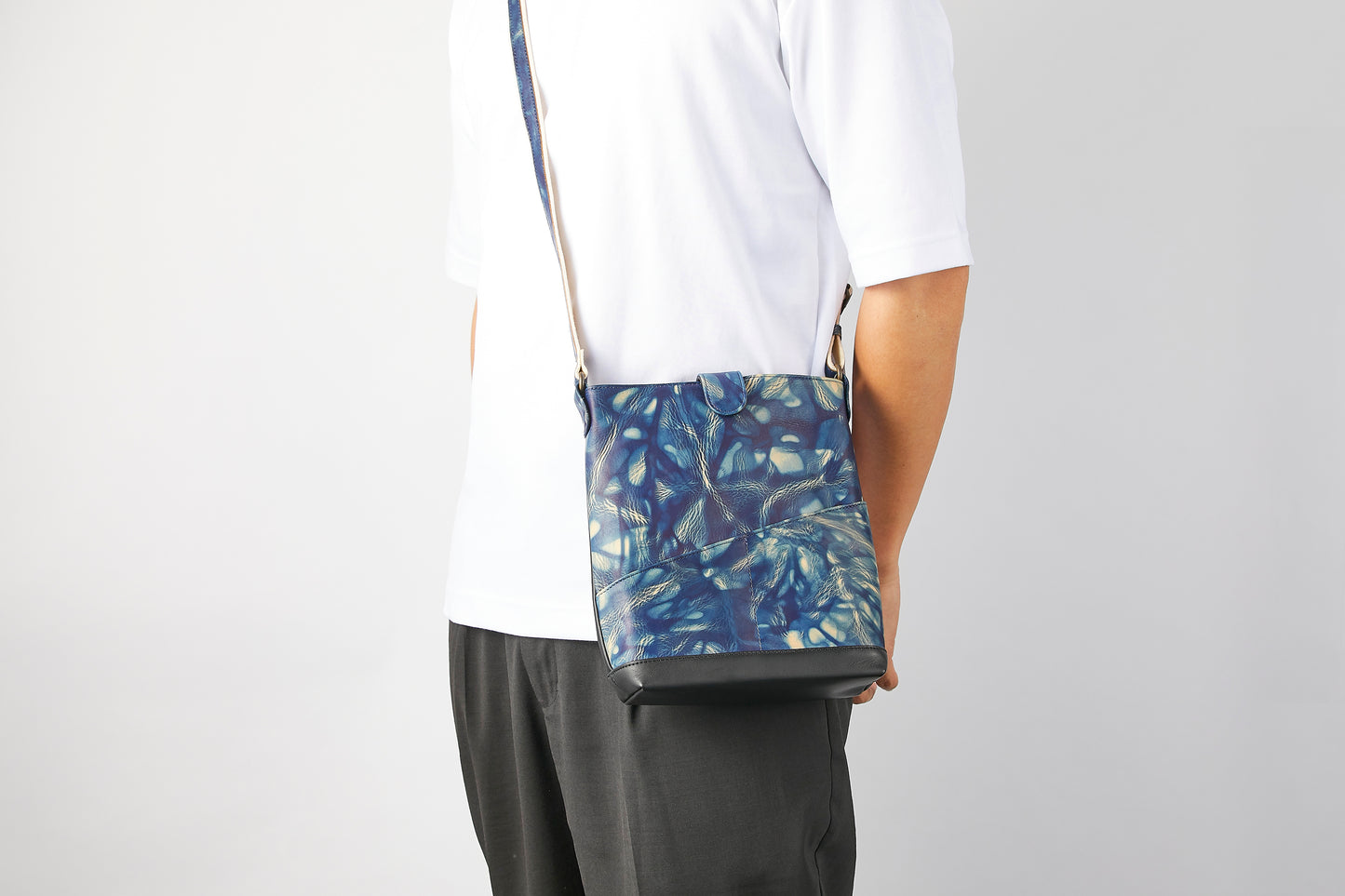 ポシェット / botanical leather®藍染 / 斑絞り / 牛革