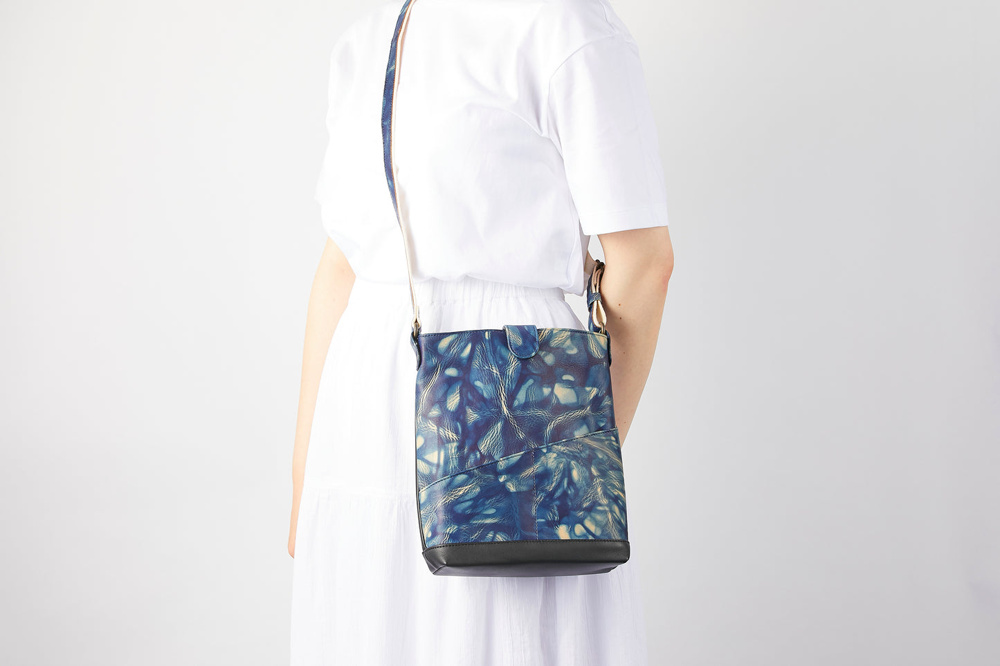 ポシェット / botanical leather®藍染 / 斑絞り / 牛革