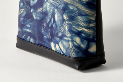 Card case / botanical leather® indigo dye / spotted / cowhide