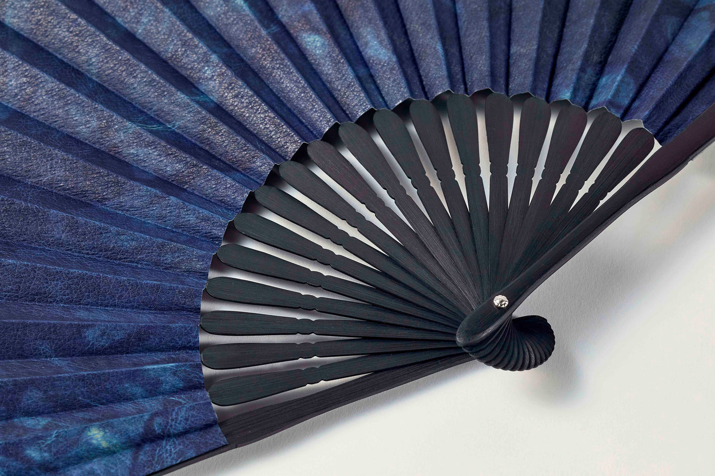 Folding fan / botanical leather® indigo dyeing / spotted tie-dye / Tokyo Pig Leather