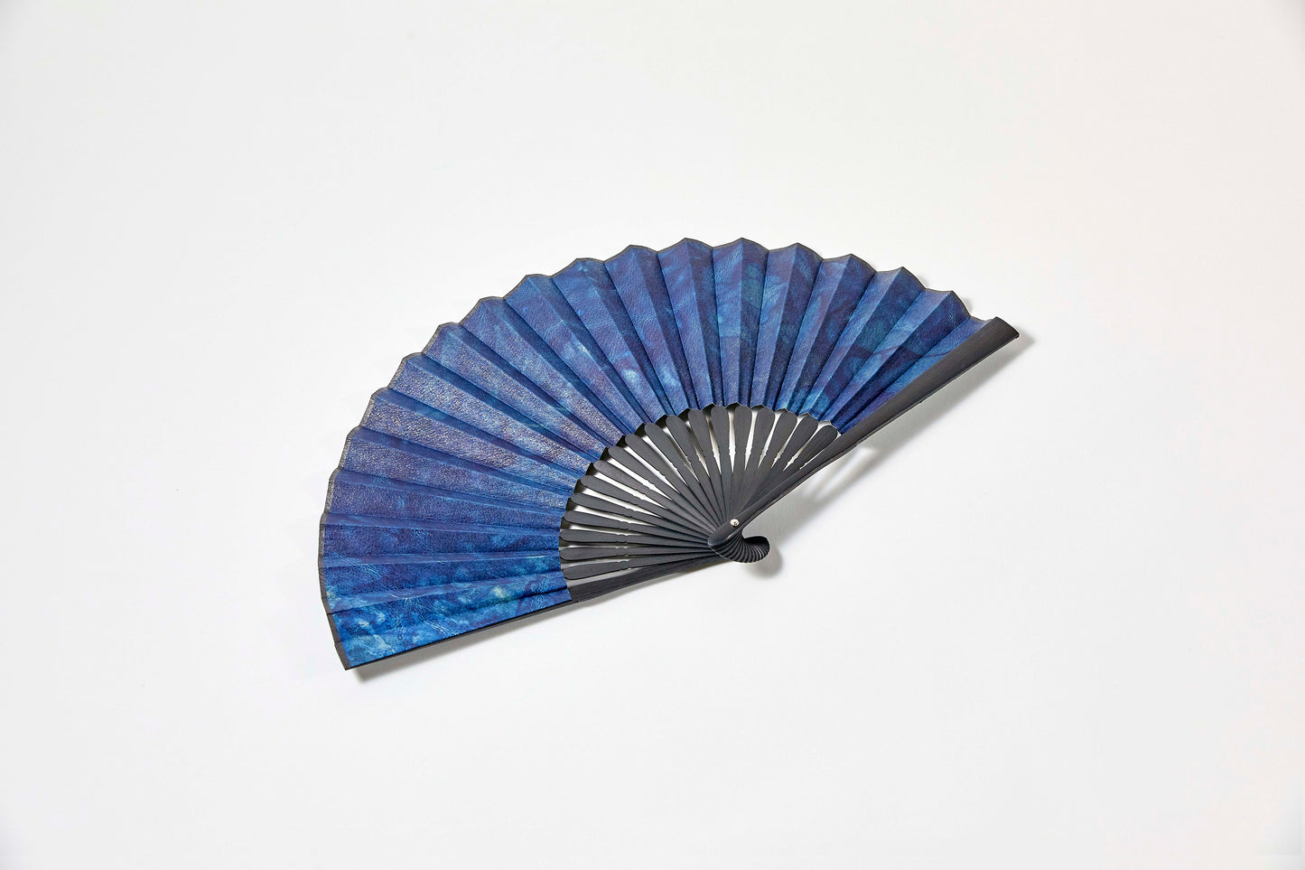 Folding fan / botanical leather® indigo dyeing / spotted tie-dye / Tokyo Pig Leather